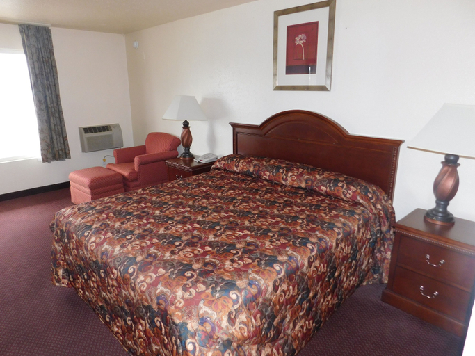 Bedroom 2, Auburn Motel, King