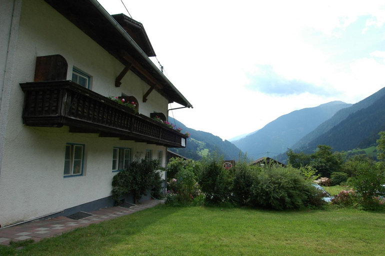 Others 3, Casa da Honna, Lienz