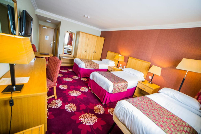 Bedroom 3, Curran Court Hotel, Mid and East Antrim