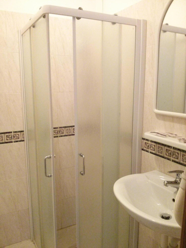 Bathroom 5, Hotel Montepiana, Venezia