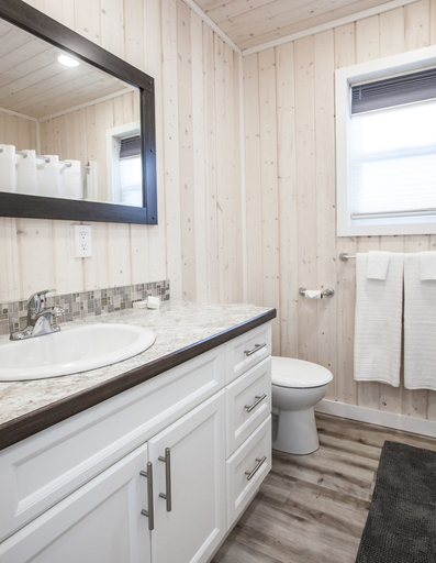 Bathroom 3, Boulder Mountain Resort, Columbia-Shuswap