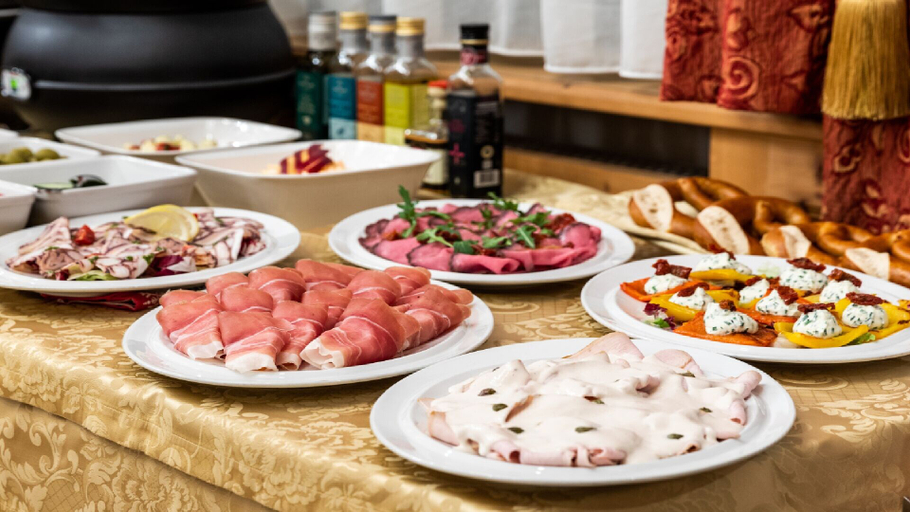 Food & Drinks 5, Cityhotel Goldener Adler B&B, Bolzano
