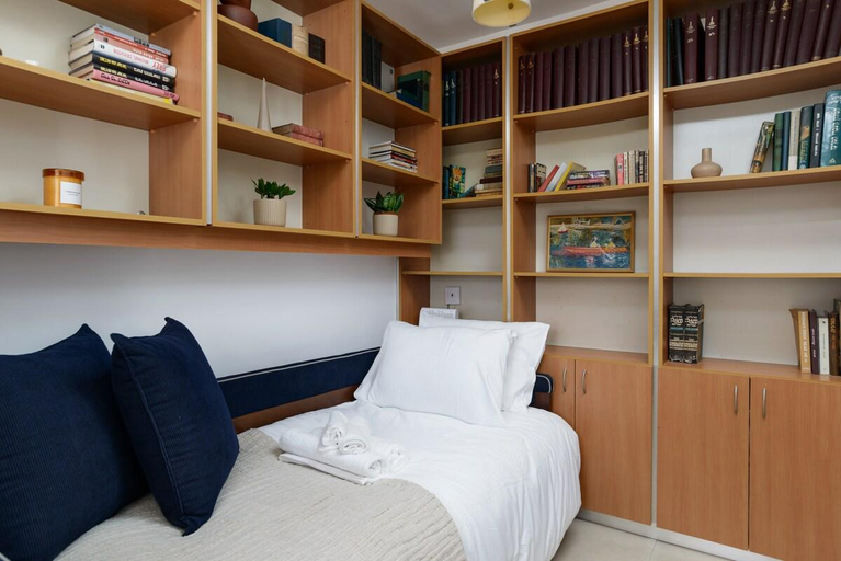 Bedroom 2, Neta's Central Gem in Tel Aviv