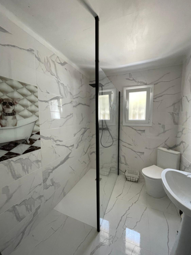 Bathroom 4, Villa a Canyelles, piscine et SPA a bulles prives , vue panoramique, Girona