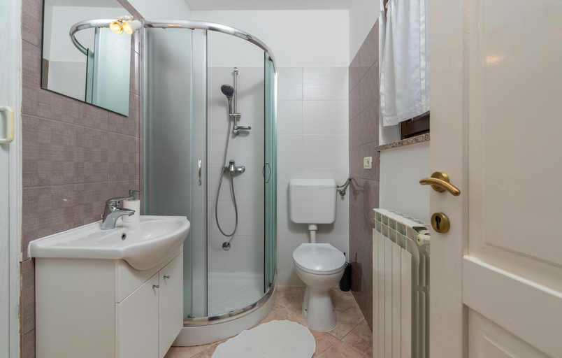 Bathroom 3, Villa Lucas Comfortable holiday residence, Novigrad