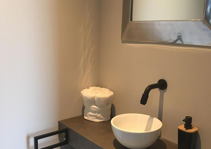 Bathroom 2, Villa Lands End Stavoren, Nijefurd