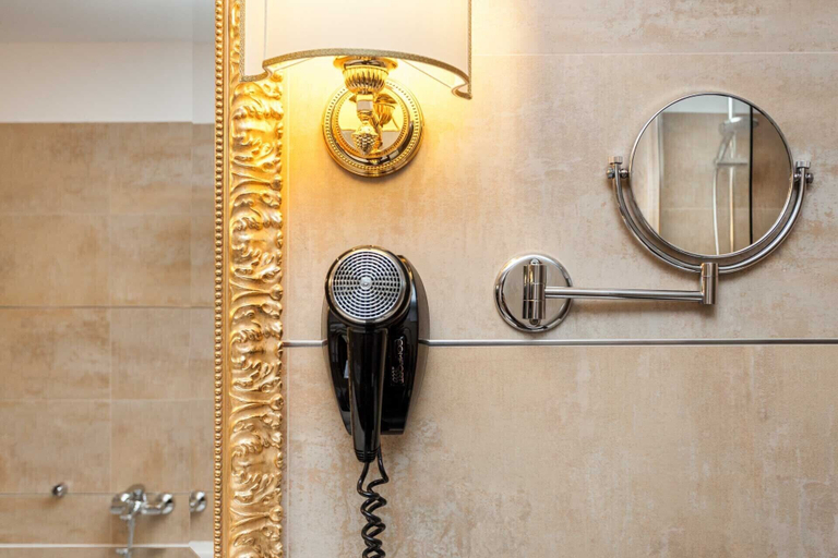 Bathroom 5, Leon d'Oro, Trento