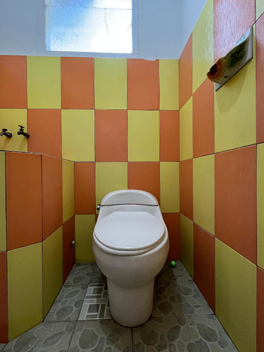 Bathroom 1, OYO 93277 Villa Kemiloko Syariah, Pasuruan