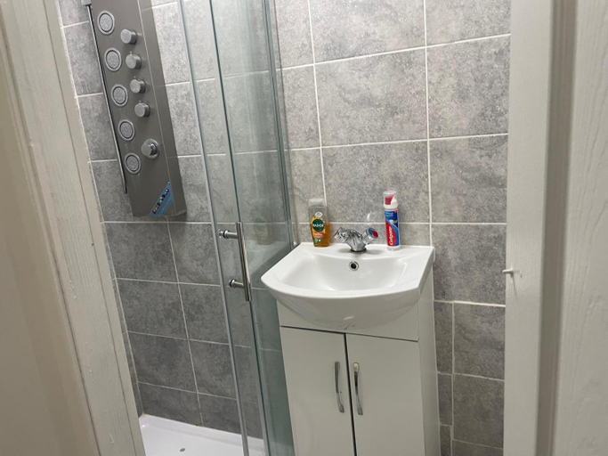 5, Feltham rest place, London