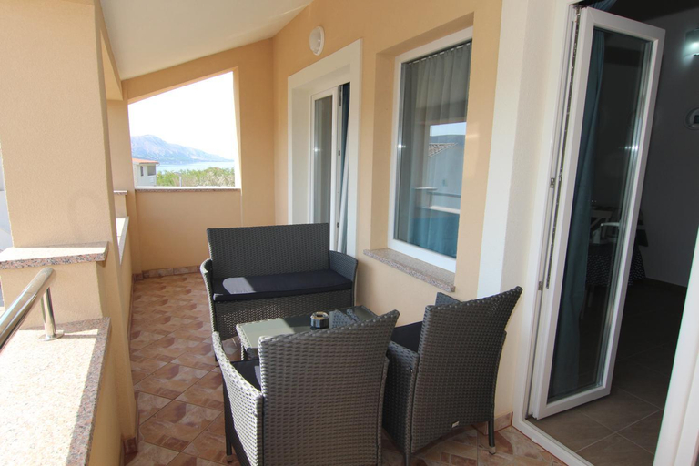 Others 4, Family Apartments House Damir, Pag