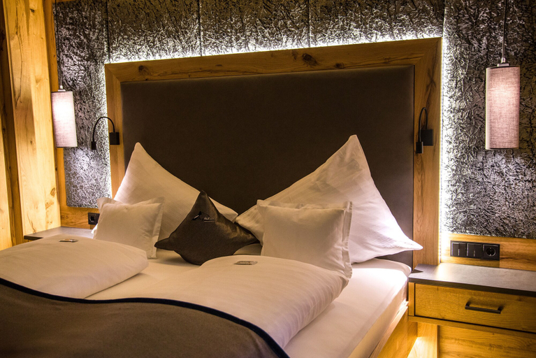 Bedroom 2, Wohlfühlhotel Berg Heil, Reutte