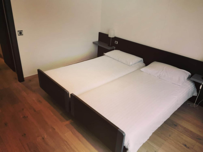 Bedroom 2, Hotel Fleur-de-Lys, La Chaux-de-Fonds