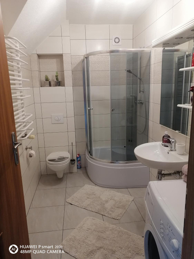 Shower 4, Pokoje na wzgorzu, Kartuzy