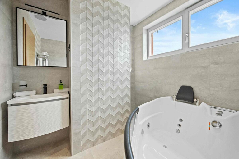 Bathroom 3, Villa Palma - Seaside Luxury Villa for 6 Person, Pula