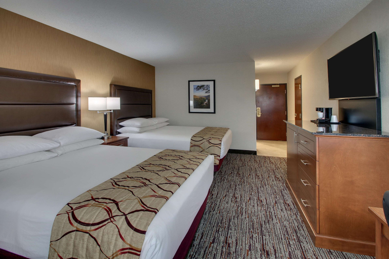 Bedroom 3, Drury Inn & Suites Bowling Green, Warren
