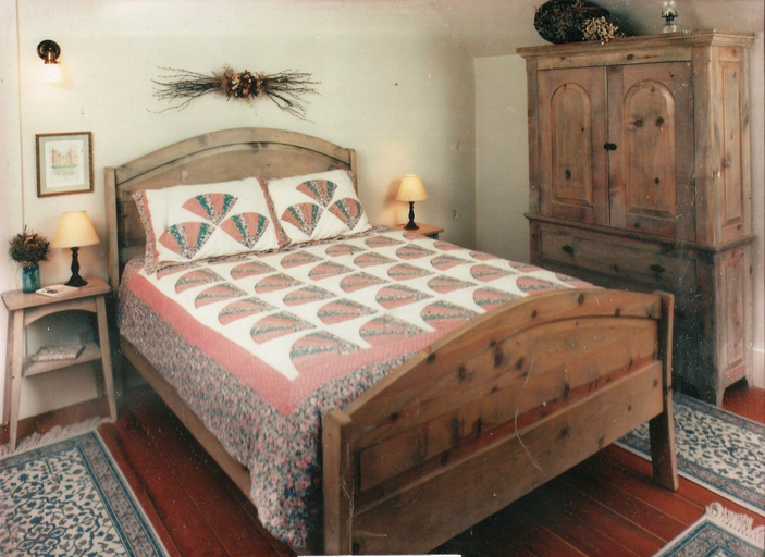 Room 4, Squibb Houses, San Luis Obispo