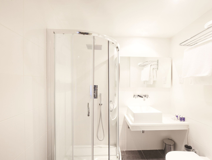 Bathroom 4, Nottingham Place Hotel London, London