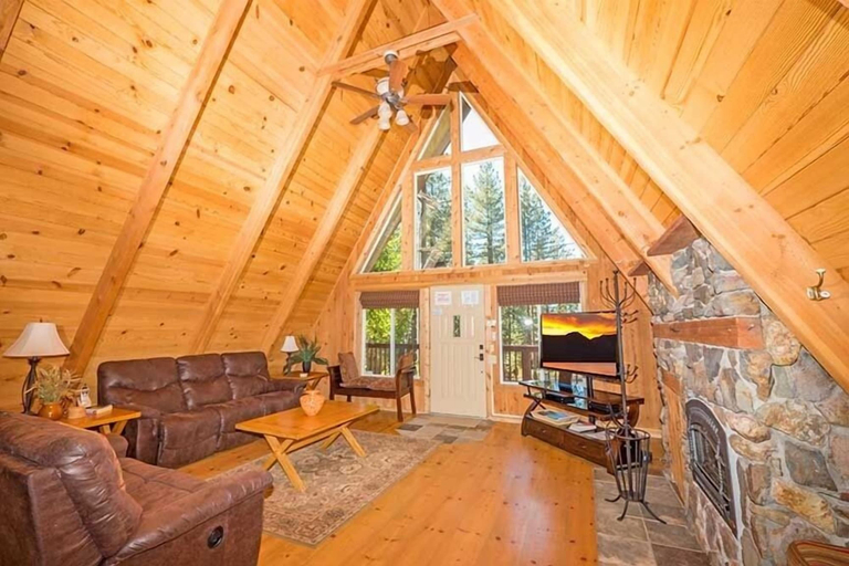 Interior 4, 3614 Saddle Road 3 Bedroom Cabin by RedAwning, El Dorado