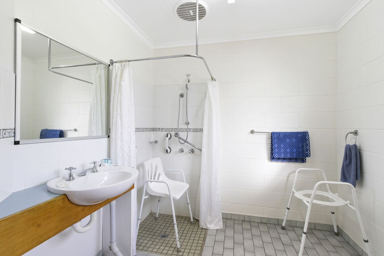 Bathroom 2, Sandbar Motel, E. Gippsland - Bairnsdale
