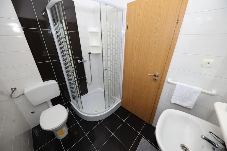 Bathroom 3, Apartments Kate, Murter
