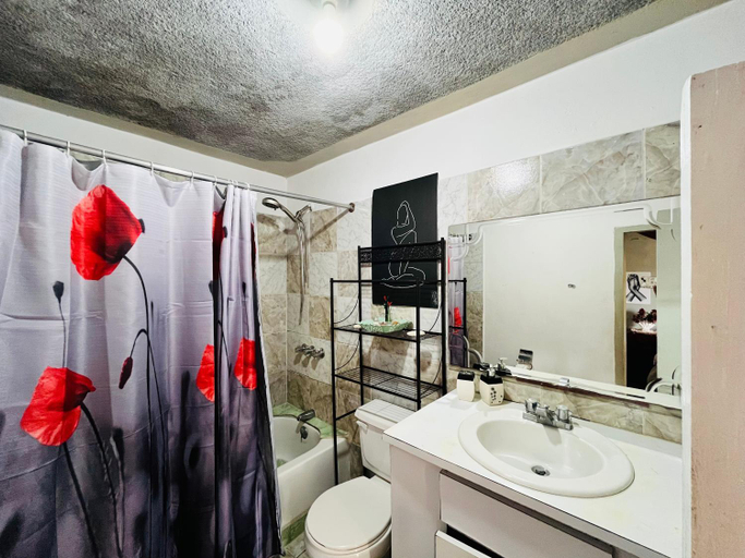 Bathroom 2, Nine Miles Cultural Hangouts and Tours