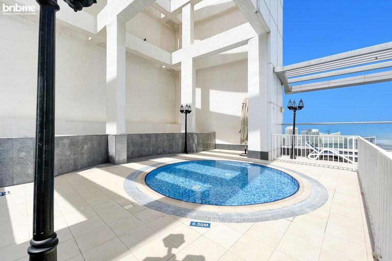 Swimming pool [outdoor] 3, bnbmehomes | 2BR Apt with Burj Khalifa View-1406, Dubai