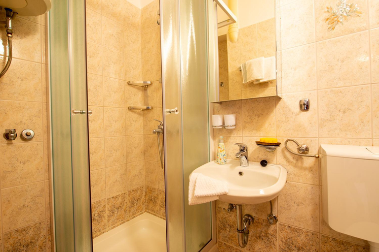 Bathroom, Apartments Ela, Novalja