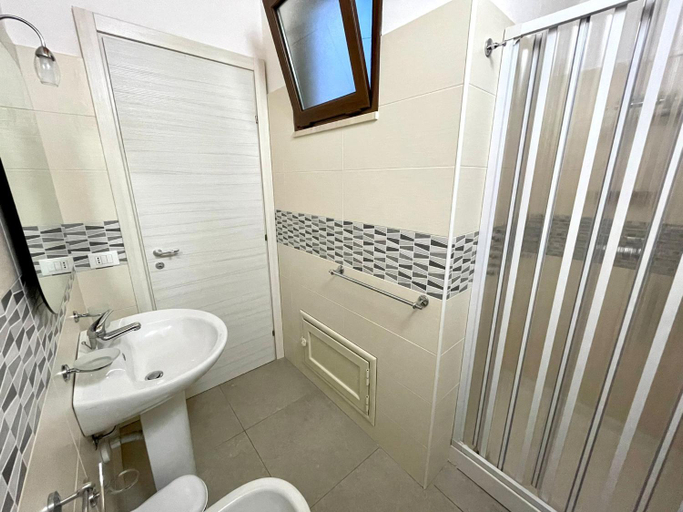Bathroom 3, Appartamenti Villa Bea, Trapani