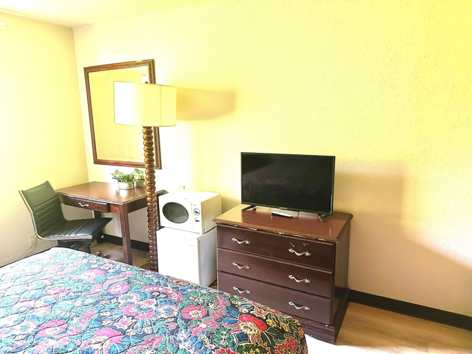 Room 3, Haven Inn & Suites, Walton