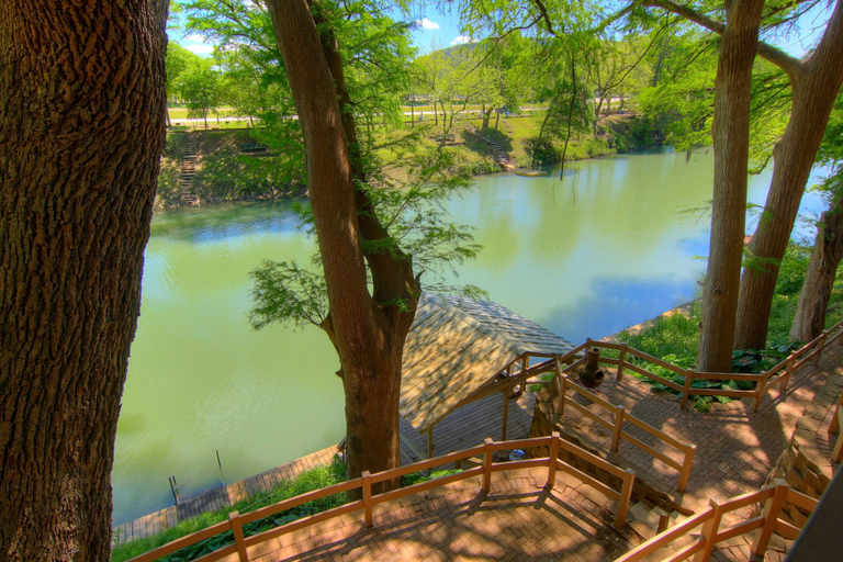 Property grounds 3, Leaning Oak PRD923 by RedAwning, Comal