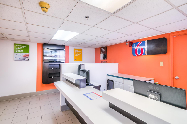 Public Area 2, Motel 6 Lansing, IL - Chicago South, Cook