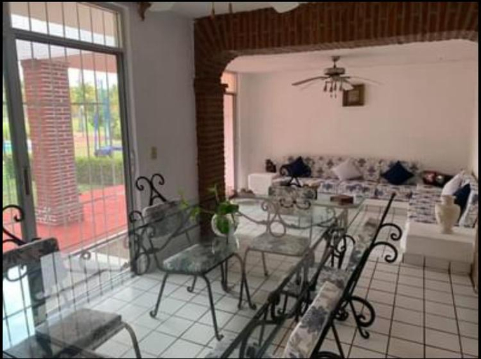 Others 4, Hospedaje Ixtapa, José Azueta