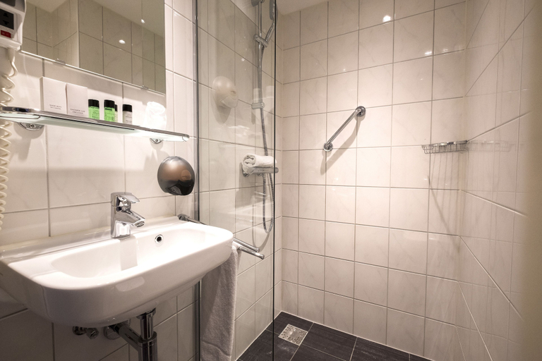 Bathroom 5, Hotel Aalders, Amsterdam