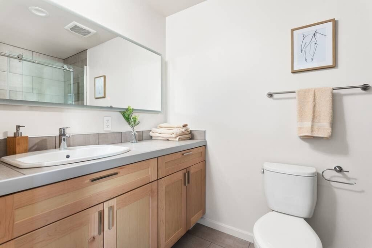 Others 3, TWO Modern Penthouses on Mass by CozySuites, Indianapolis