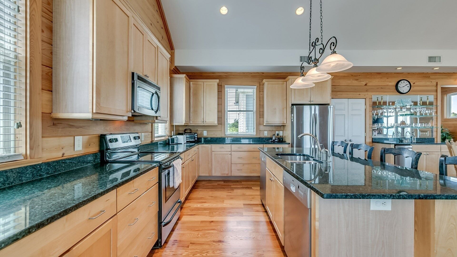 Private kitchen 5, Spectacular Oceanfront Home Located On North Litchfields Peaceful And Pristine Beaches. 6 Bedroom Home by Peace Vacations, Georgetown
