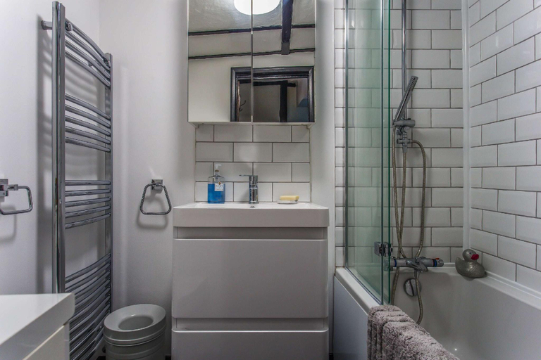 Bathroom, Charming Old Town Cottage With Modern Features, East Sussex