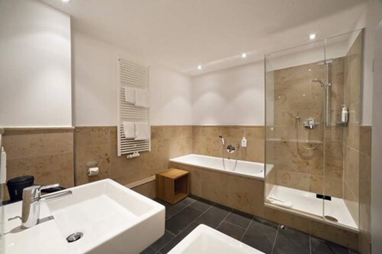Bathroom 5, AKZENT Brauerei Hotel Hirsch, Unterallgäu