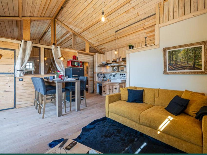 Others 3, Le chalet de pepere, Liège
