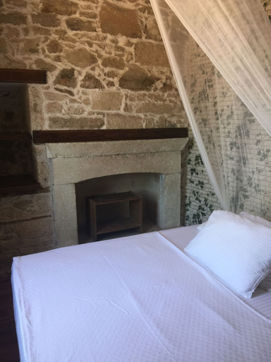 Bedroom 2, Iyon Pansiyon, Foça