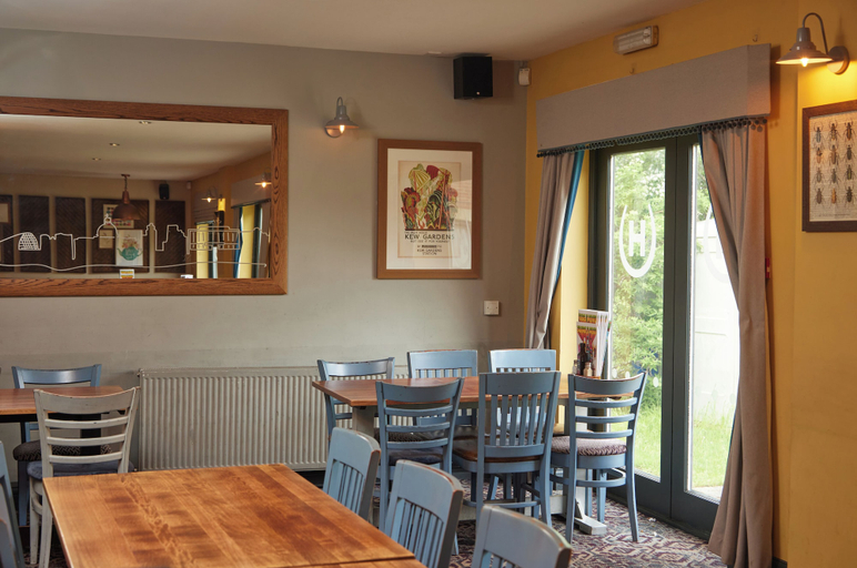 Food & Drinks 5, The Broughton Hotel By Greene King Inns, Milton Keynes