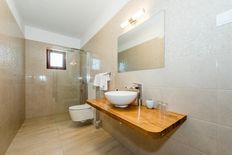 Bathroom 4, Villa Grandeza, Bilice