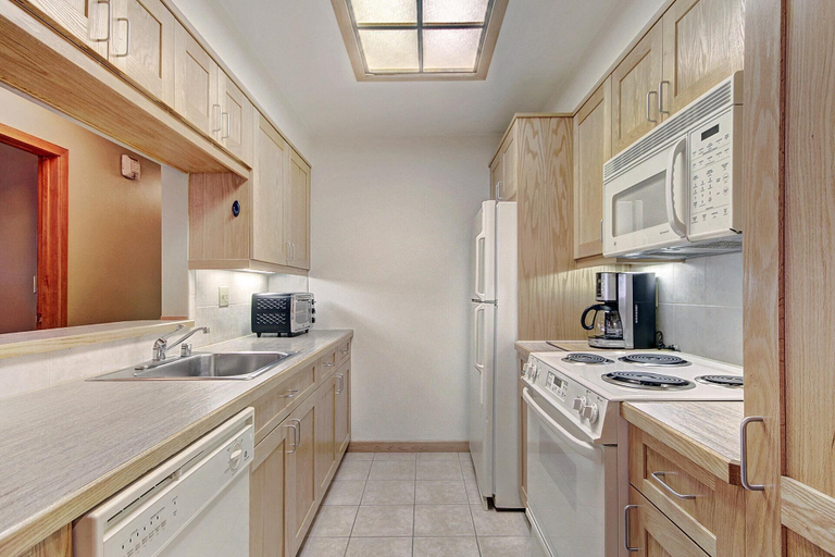 Private kitchen 5, Spacious, Comfortable Retreat at Copper Mountain - VS549 by RedAwning, Summit