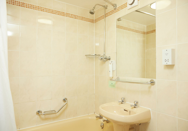 Bathroom 3, The Broughton Hotel By Greene King Inns, Milton Keynes