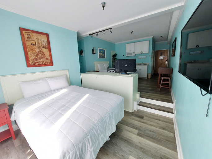 Bedroom 3, Palm Suites Trademark Collection by Wyndham, Carteret