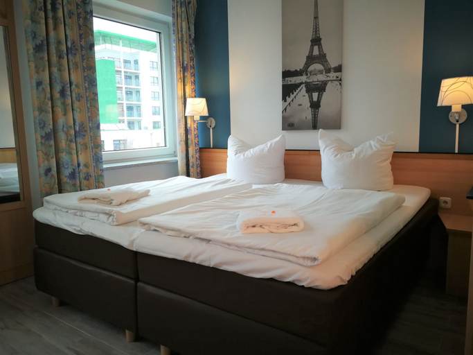 Bedroom 3, Hotel NearBy, Region Hannover