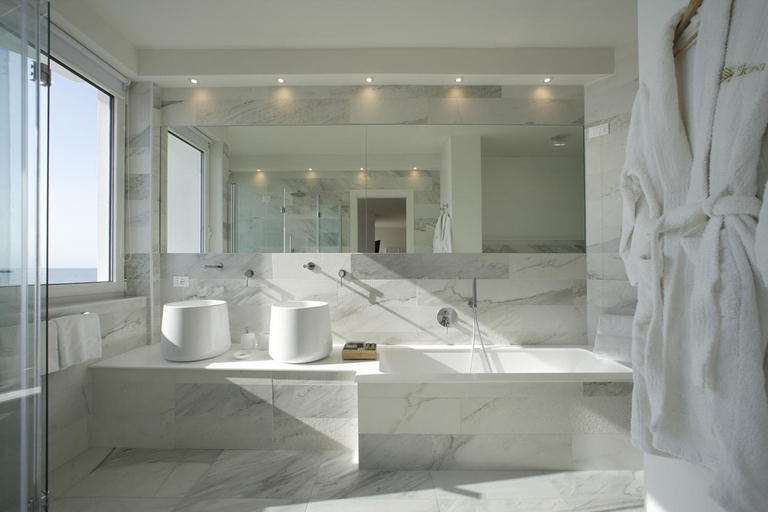 Bathroom 5, Hotel delle Nazioni, Venezia
