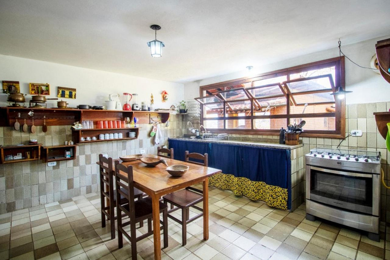 Food & Drinks 5, Sitio Tahiupara, Gonçalves