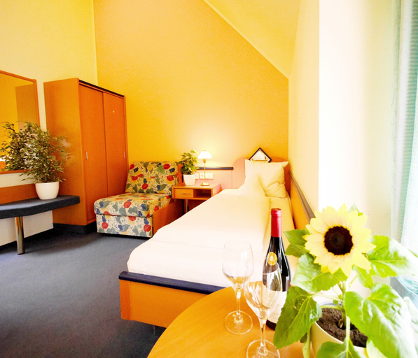 Bedroom 3, Kohlers Hotel Engel, Rastatt