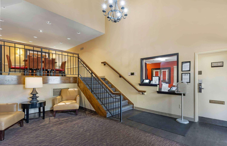 Public Area 2, Studio 6 Extended stay - St Louis, MO - Westport/Craig Road, Saint Louis