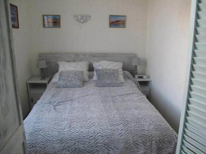 Bedroom 5, L'eclipse, Indre-et-Loire